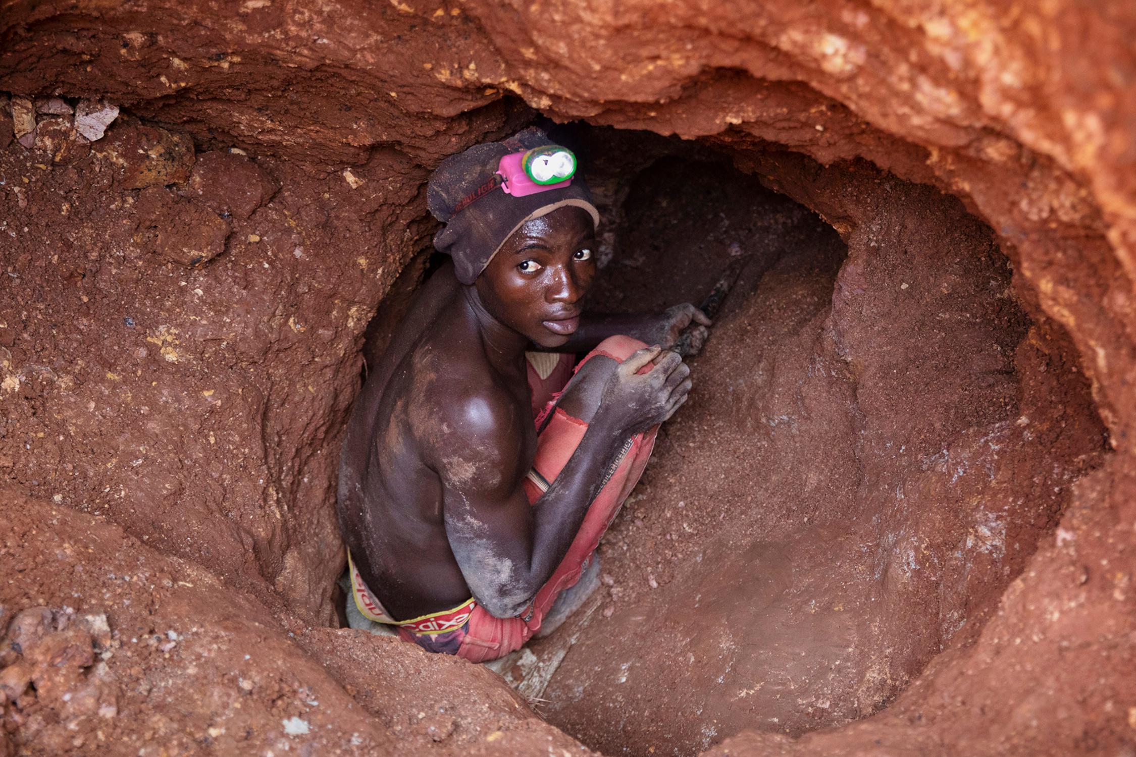 Harsh working conditions in cobalt mines